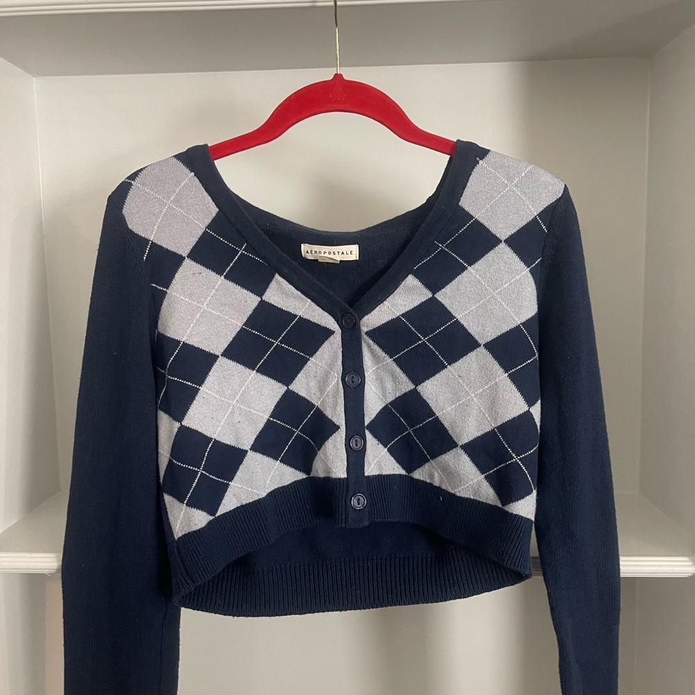 Cropped navy and Columbia blue sweater from AéRopostale